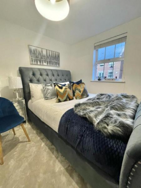 The Chateaux Luxury 2 Bedroom Serviced Apartment